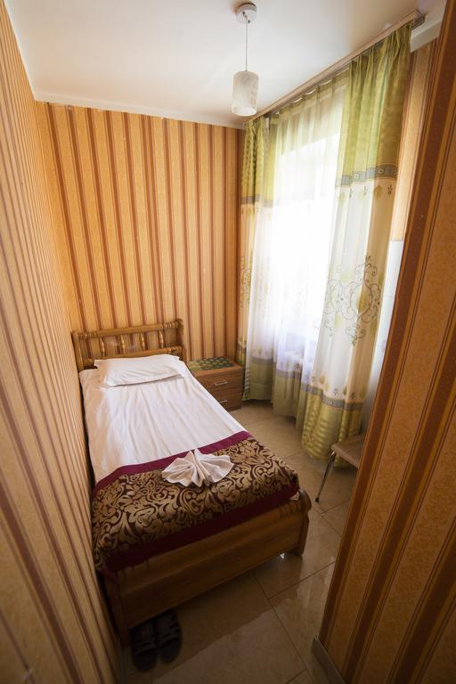 Danista Nomads Tour Hostel Улан-Батор Номер фото