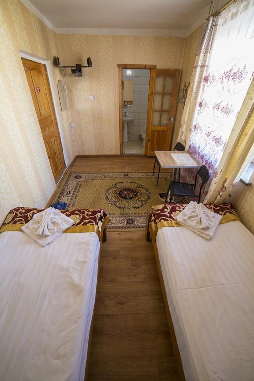 Danista Nomads Tour Hostel Улан-Батор Номер фото